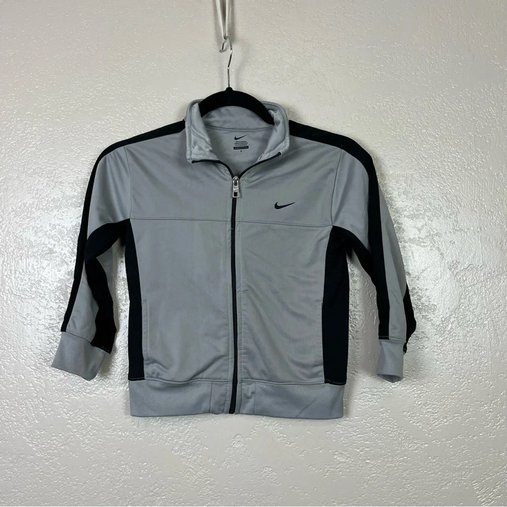 Nike boy long sleeve full‎ zip athletic black gray sweatshirt size 6